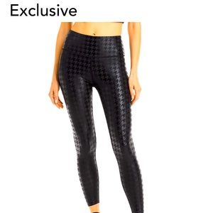 NWT Houndstooth Legging.   NWT.